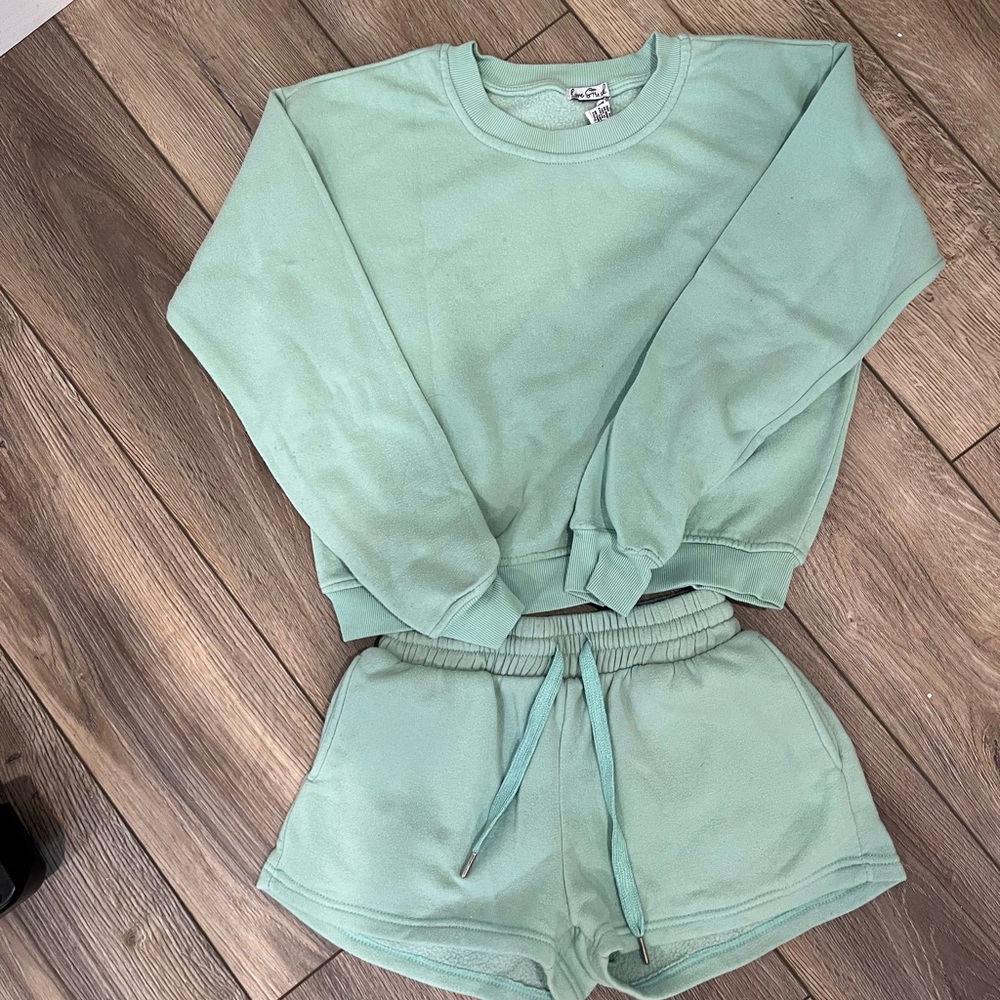 Love Tree Light Green Sweatshirt